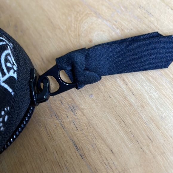 Vera Bradley Laptop Organizer - Picture 6 of 8